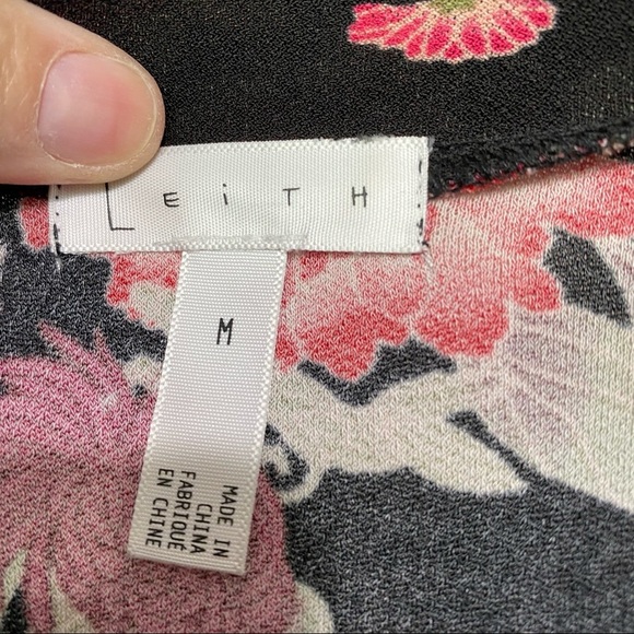 Leith-Black Floral V neck Romper w Pockets M - Picture 7 of 8